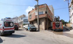 Çatıda çıkan yangında 1 kişi dumandan etkilendi