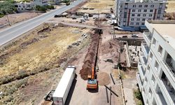 Mardin Derik'te altyapı çalışmalarına devam ediyor