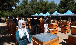Üreticilere yüzde 75 hibe ile 4 bin arı kovanı dağıtıldı