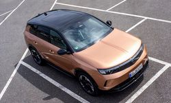 Opel Grandland ve elektrikli modellerde panoramik tavan.