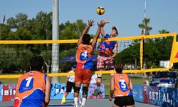 Sokak Voleybolu Turnuvası'nın ilk ayağı Antalya'da yapıldı
