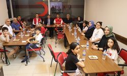 Öğrencilerin tiyatro geliri Gazzeli çocuklara bağışlandı