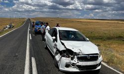 İki otomobilin çarpıştığı kazada 8 kişi yaralandı