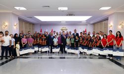 Vali Varol Milletvekilleri ve başarılı öğrencilerle buluştu