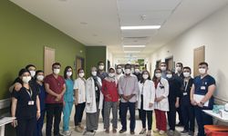 "Böbrek Yetmezliği Olan Kadına Eşinden Nakil"
