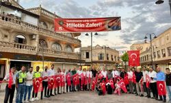 Midyat'ta cadde ve evler Türk bayraklarıyla donatıldı