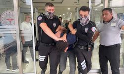 Şanlıurfa'da hastanede bıçaklı saldırıya uğrayan başhekim yardımcısı ve güvenlik görevlisi yaralandı