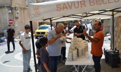 Savur'da vatandaşlara aşure ikram edildi