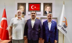 Yeniden Refah Partisi’nden AK Parti’ye geçti: İrfan Yıldız rozetini taktı 