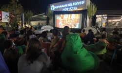 Adıyamanlı çocukların açık hava sinema keyfi