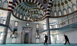 Batman'da dini mekanlarda temizlik çalışması yürütüldü