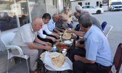 Belediye Başkanı Tutdere, Erdem Caddesi esnafıyla kahvaltıda bir araya geldi   - Videolu Haber