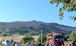 Diyarbakır'da devrilen tırın sürücüsü yaralandı