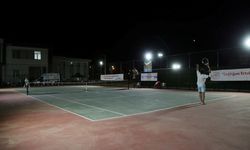 Diyarbakır'da sağlık çalışanları için organize edilen tenis turnuvası sona erdi