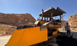 Hasankeyf Kalesi ve Şaab Vadisi yolunda asfaltlama çalışmalarına başlandı