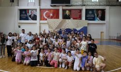 Hüseyin Elüstü, Yaz Spor Okulu öğrencileriyle buluştu