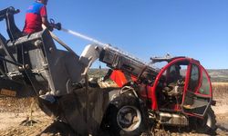 Besni’de İş Makinası Tarlada Yandı
