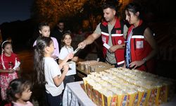 Siirt'te köylerdeki aileler yıldızların altında sinema ile buluşturuluyor