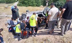 Siirt'te şarampole devrilen hafif ticari araçta 4'ü ağır 7 kişi yaralandı