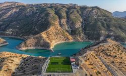 Şırnaklı gençlerin tarladan baraj gölü manzaralı stada uzanan futbol öyküsü