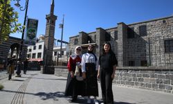 Yurtlarda ücretsiz konaklayan gençler Diyarbakır'da