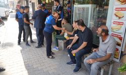 Adıyaman Belediyesi Zabıtasından Esnafa Karanfil!