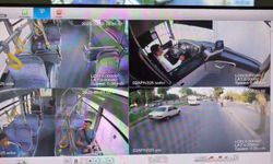 Adıyaman Belediyesi’nde çalışan halk otobüsü şoförünün duyarlılığı faciayı önledi  - Videolu Haber