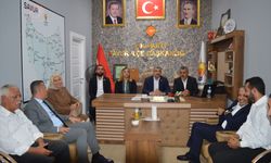 AK Parti Mardin Milletvekili Faruk Kılıç Savur'da ziyaretlerde bulundu
