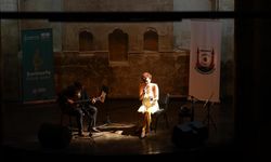 Avusturyalı müzisyen Phoebe Violet, Şanlıurfa'da konser verdi