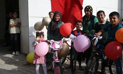 Çelikhan'da 200 çocuğa bisiklet dağıtıldı