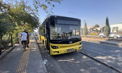 Diyarbakır'da yolcu minibüsünün belediye otobüsüne çarpması sonucu 25 kişi hafif yaralandı