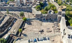 Diyarbakır'daki 1800 yıllık Artuklu Sarayı Alay Meydanı çevre düzenlemesiyle turizme kazandırılacak