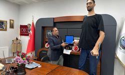 'Dünyanın en uzun adamı' Sultan Kösen Çermik'i ziyaret etti