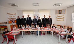 Gaziantep'te eğitim öğretime başlayan 140 bin öğrenciye boya seti dağıtıldı