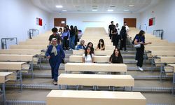 İlkokul, ortaokul ve liseyi açıktan tamamlayıp 44 yaşında üniversiteli oldu