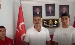 MHP Adıyaman İl Başkanı Ali Önat, Şampiyon Güreşçi Muhammed Gazi Çalış’ı makamında ağırladı  - Videolu Haber