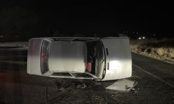 Şanlıurfa'da devrilen otomobildeki 3 kişi yaralandı