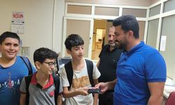 Siirt'te öğrenciler bulduğu cüzdanı sahibine teslim etti