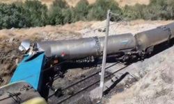 Malatya’da Yük Treni Devrildi: 1 Yaralı