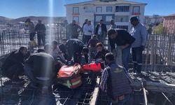 Besni'de beton dökümü sırasında bom kırıldı...