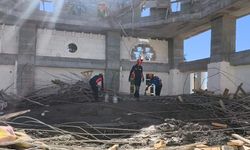 Adıyaman'da cami kubbesi çöktü: 1'i ağır 6 yaralı