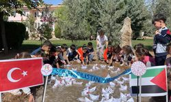Adıyaman'da minik kalplerden Filistin'e 'barış' mesajı