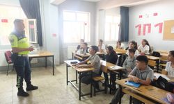 Besni’de 5 Köy Okuluna Trafik Bilgisi Verildi