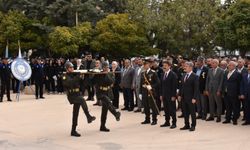 Besni’de Cumhuriyet Bayramı Çelenk Sunumuyla Başladı