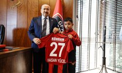 Depremzede Hasan Yücel, Gaziantep FK tesislerinde ağırlandı