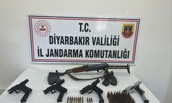 Diyarbakır'da düzenlenen operasyonda silah ve mühimmat ele geçirildi