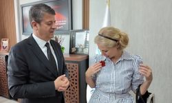 İsveç Büyükelçisi'ne Tutdere'den "Umut Çiçeği"