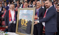 Kahta02 Spor'dan Başkan Hallaç'a 'Onursal Başkanlık' unvanı