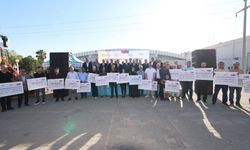 Mardin'de TKDK tarafından 16 kooperatife 30 biçerdöver verildi