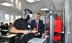 Sanal atölyelerde CNC makinesi kullanımı ve kaynakçılık eğitimi alıyorlar